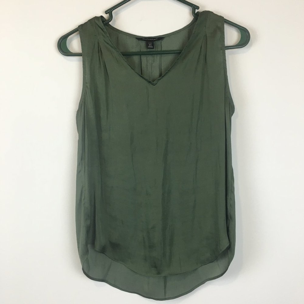 Banana Republic Silky Soft  Feel Sleeveless Top